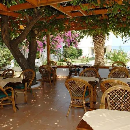Paradise Hotell 2*